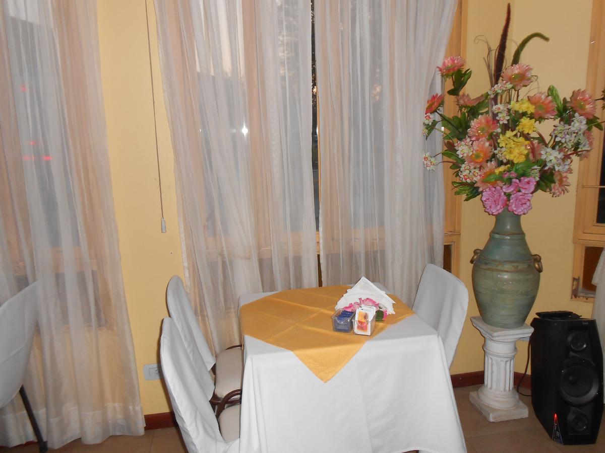 Hotel Florencia Termas de Río Hondo エクステリア 写真